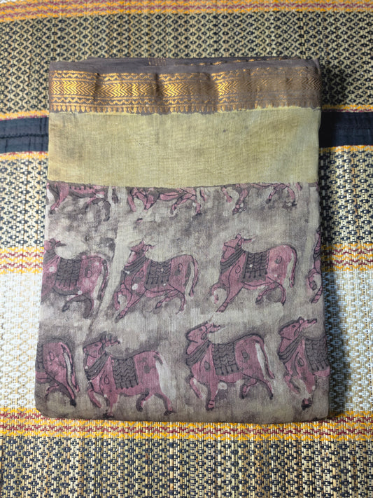 Maheshwari Silk Saree Hand-Printed Nandi Motif with Antique Zari Border
- MSS100123