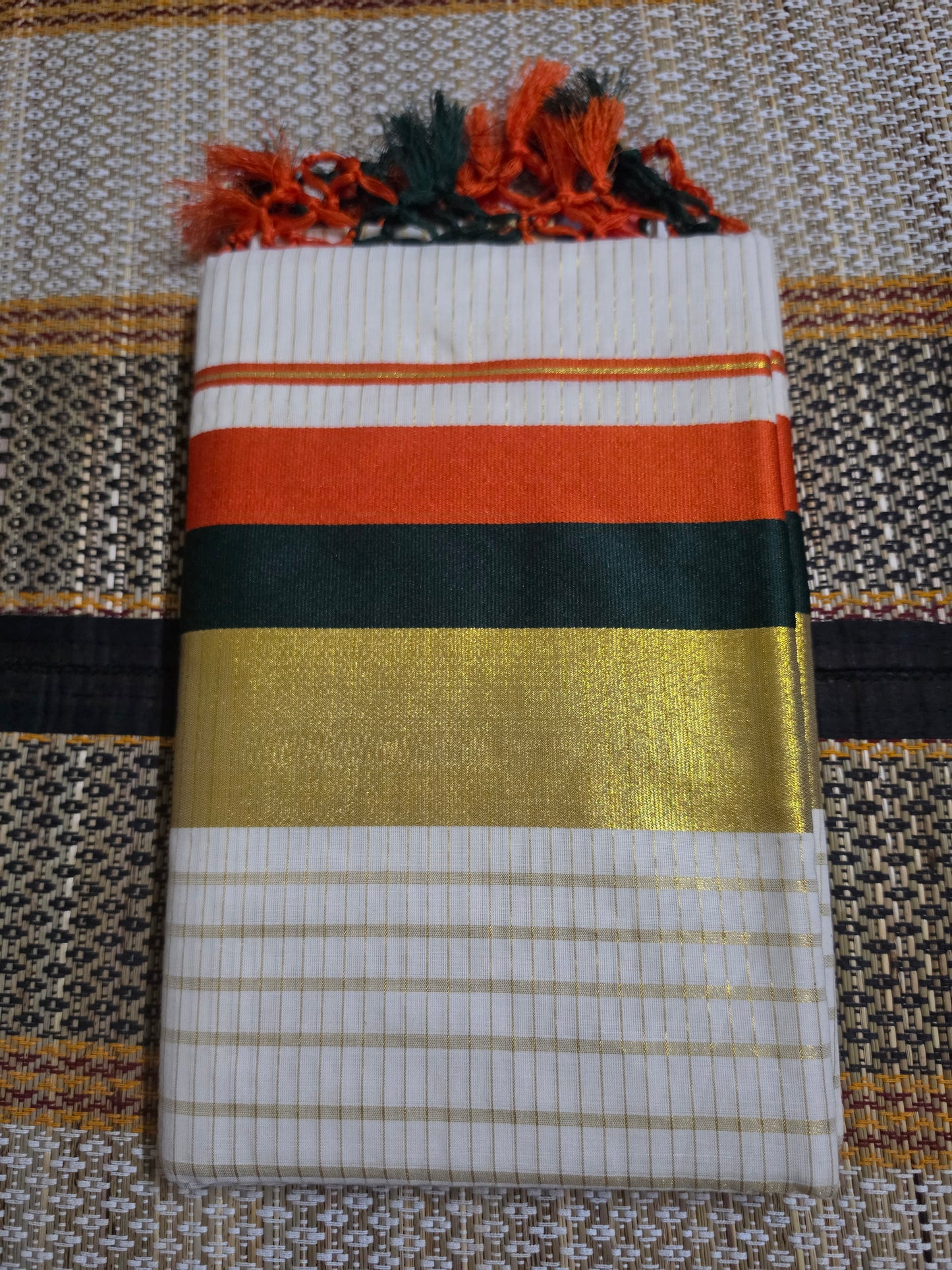 Set Saree Checks With Orange & Green Borders - SSP100117