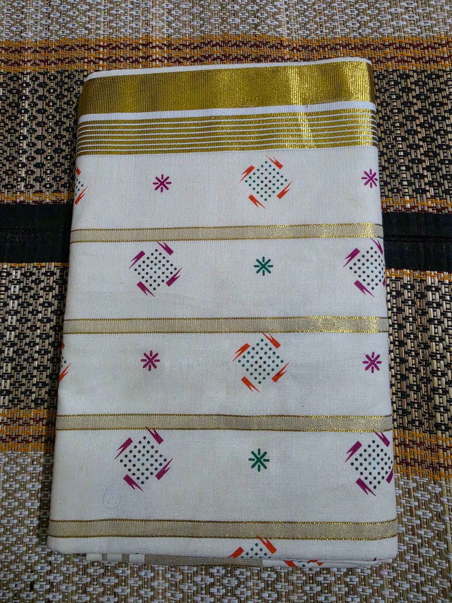 Set Saree Golden Zari with Print - SSP100118