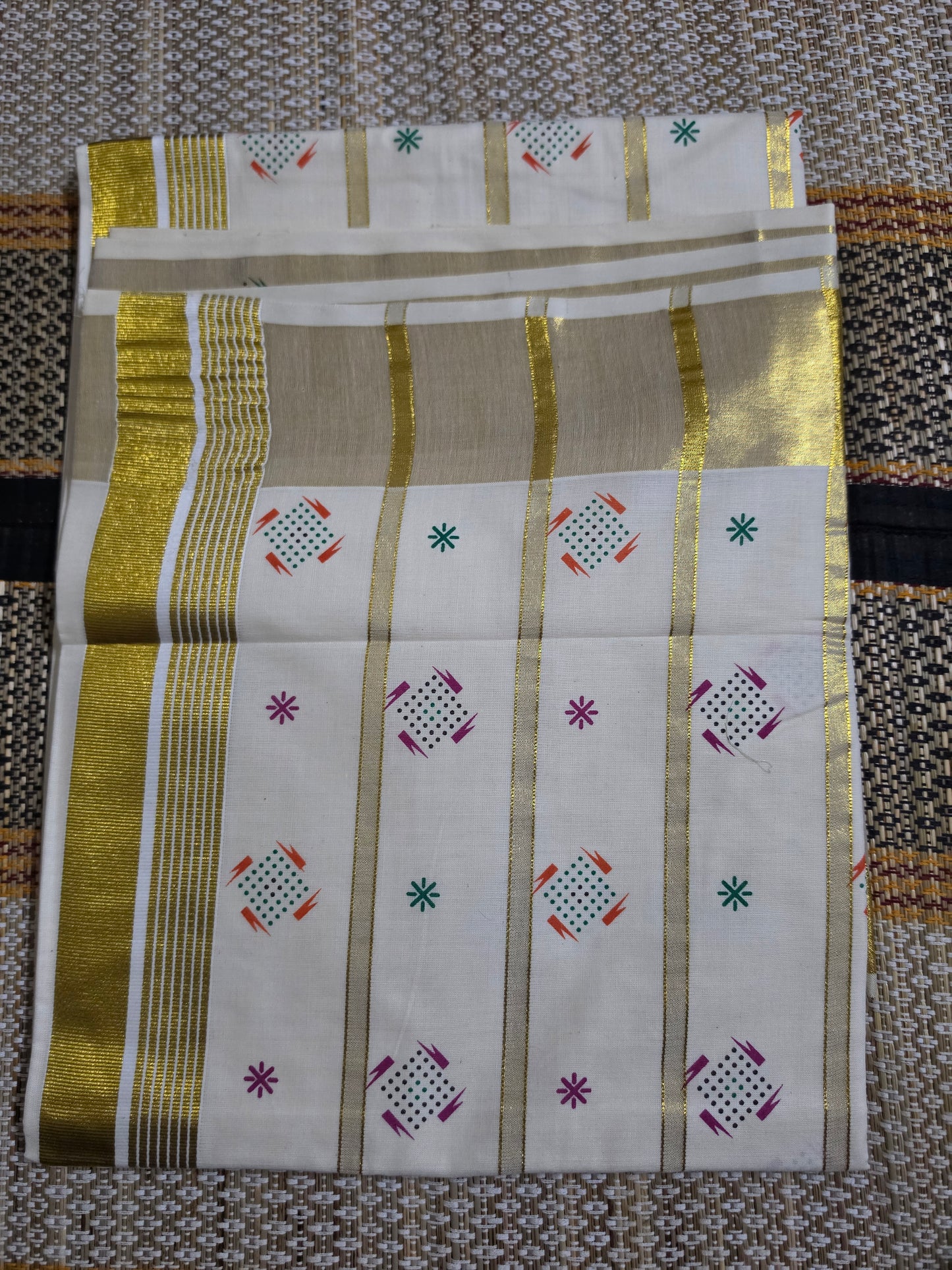Set Saree Golden Zari with Print - SSP100118