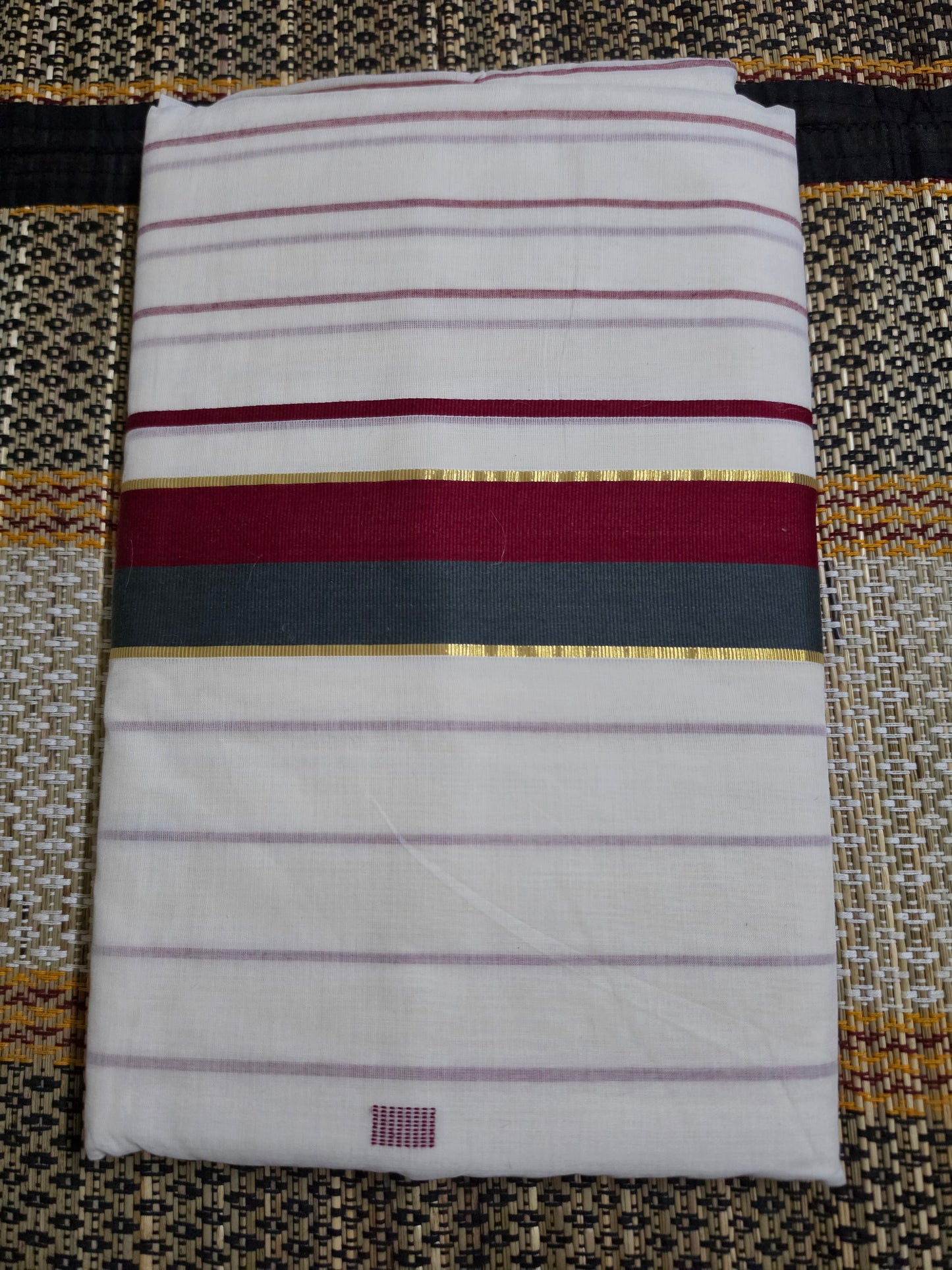 Set Saree Handloom - UNAKAPAVU(R) - Dark Grey & Maroon - SSH100076