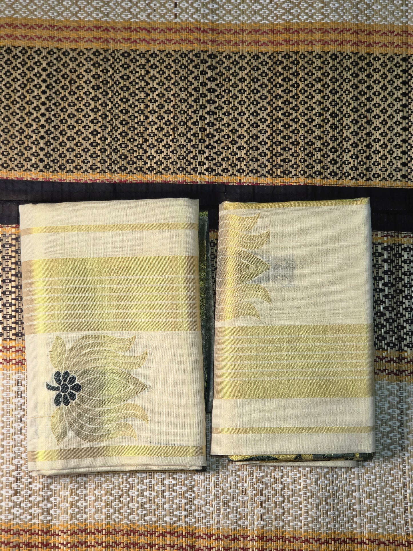 Set Mundu Single - Greeen & Golden Lotus - SMP100120