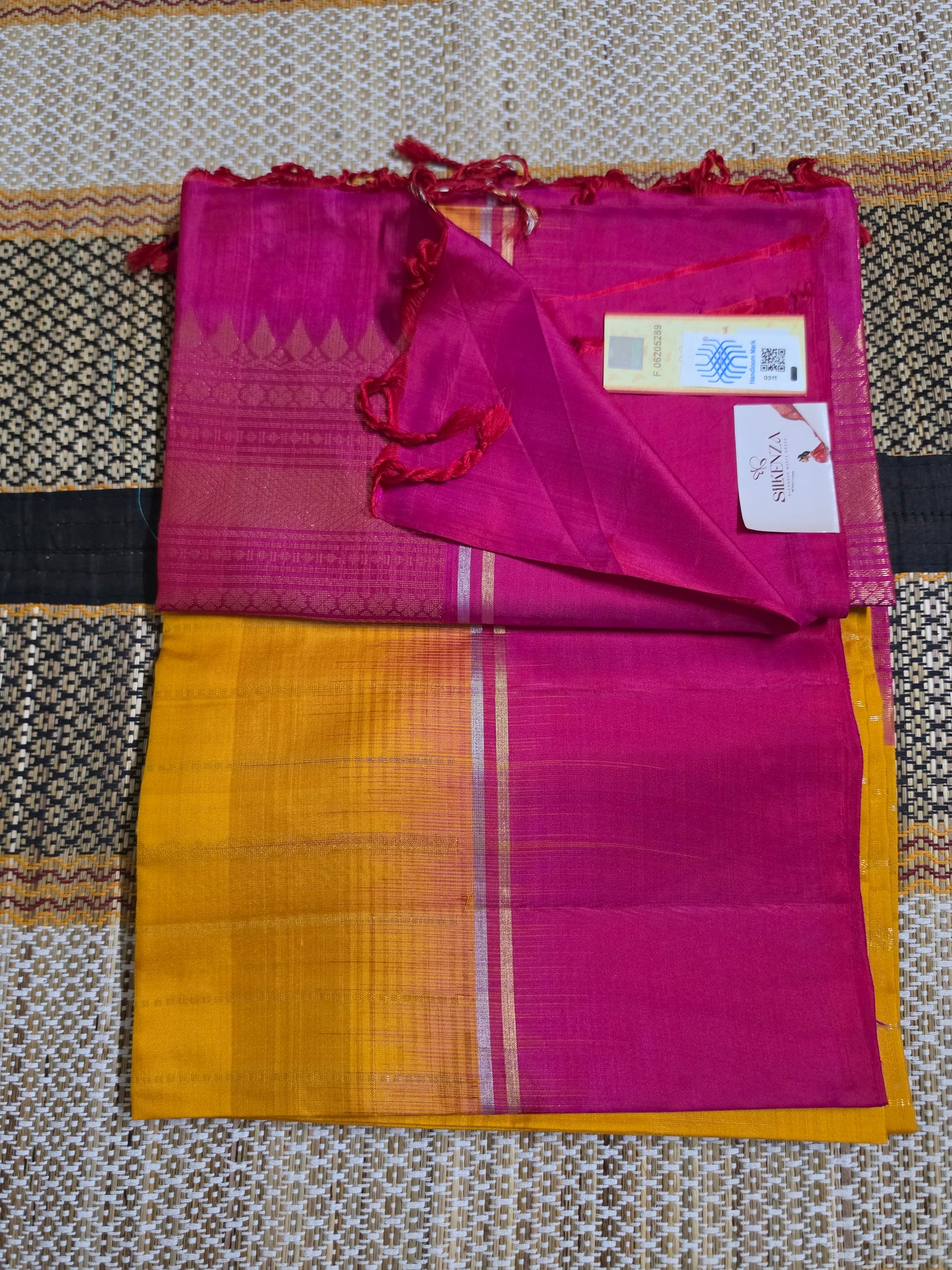 Pure Silk Handloom Saree - Magenta (Silk Mark & Handloom Mark Certified) - PS1000101